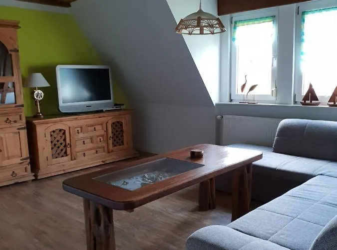 Kranichnest Mit Huehnerhof Appartamento Zingst